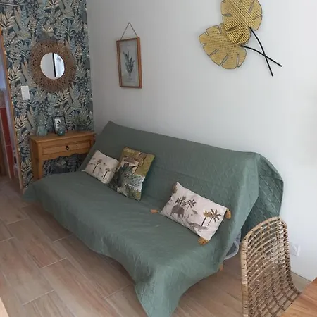 Le Clos Des Lauriers アパート