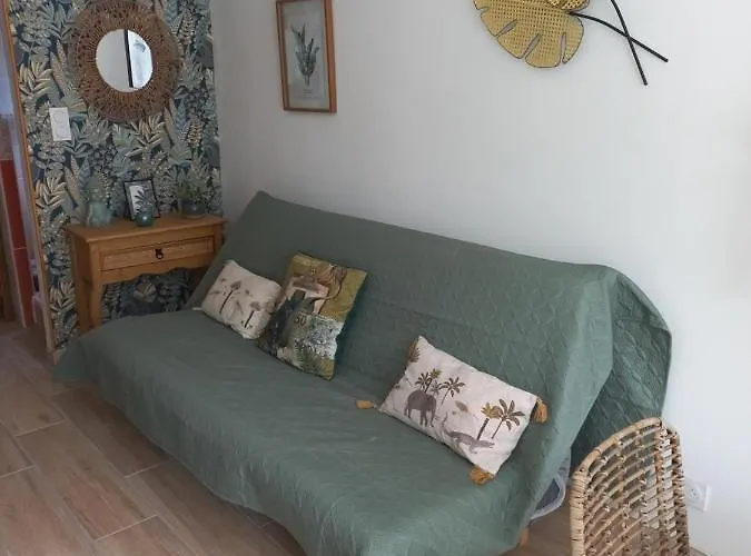 Le Clos Des Lauriers アパート