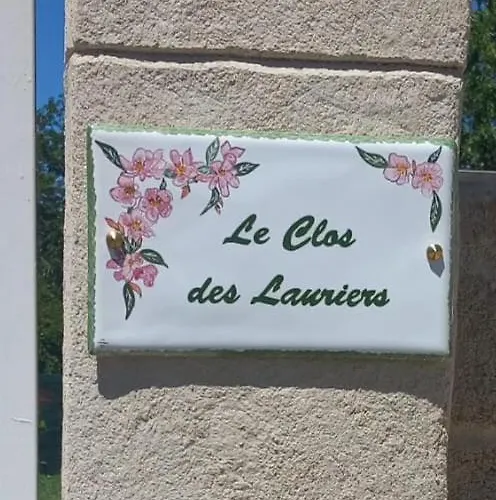 Le Clos Des Lauriers アパート